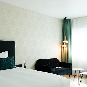 Hotel The ***